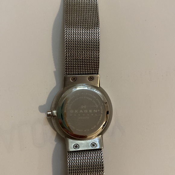 Skagen stainless steel mesh band with black face. - Picture 2 of 4